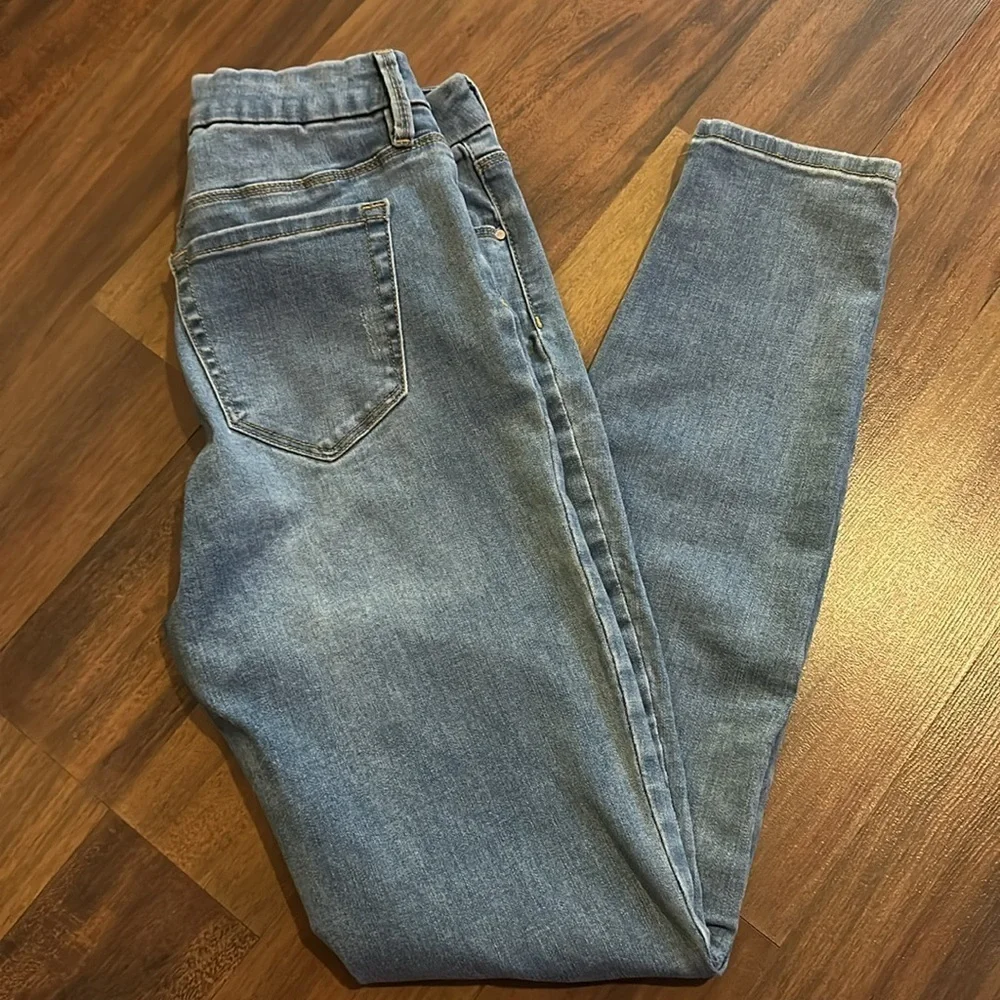 PacSun in Push Up Jeggings size 25- Light Wash, Slightly Distressed